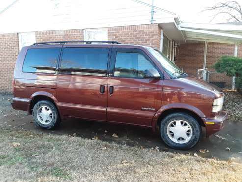 2000 GMC Safari Van - Needs Engine Work - cars & trucks - by owner -... for sale in Wichita, KS
