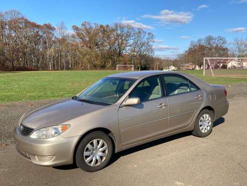 2005 Toyota Camry LE - cars & trucks - by owner - vehicle automotive... for sale in West Haven, CT
