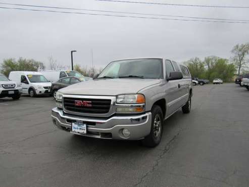 2004 GMC Sierra 1500 SLE with Power outlets, auxiliary, covered, 2... for sale in Grayslake, IL