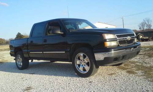 07 Chevy Crewcab 1500 LS - cars & trucks - by owner - vehicle... for sale in Carterville, MO