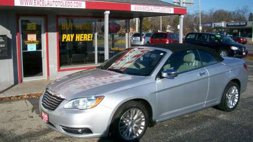 2011 Chrysler 200 Limited Convertible - Buy Here Pay Here -Drive... for sale in Toledo, OH