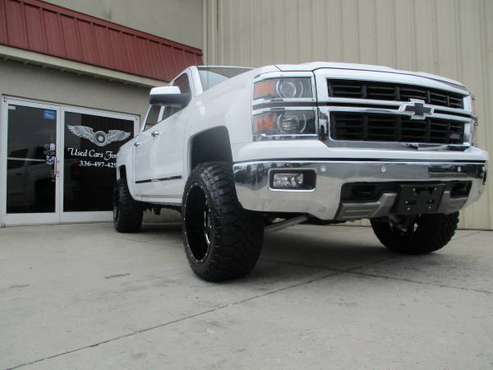 LIFTED 2 OWNR 2014 CHEVY SILVERADO 1500 CREW 4X4 NEW 33X12.50 MTS L@@K for sale in KERNERSVILLE, NC