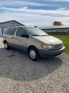 2002 Toyota SIANNA - cars & trucks - by owner - vehicle automotive... for sale in Maroa, IL
