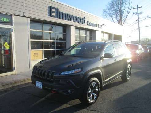 2014 jeep cherokee trailhawk 4wd v6 leather sunroof fully loaded for sale in East Providence, RI
