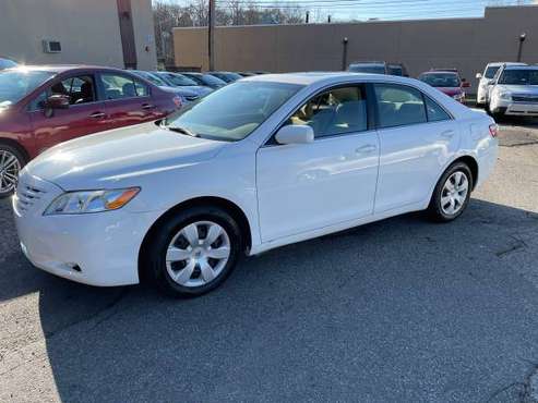 2007 TOYOTA CAMRY LE 4 DOOR SEDAN 2.4L 4 CYL - cars & trucks - by... for sale in Suffern, NY 10901, NY