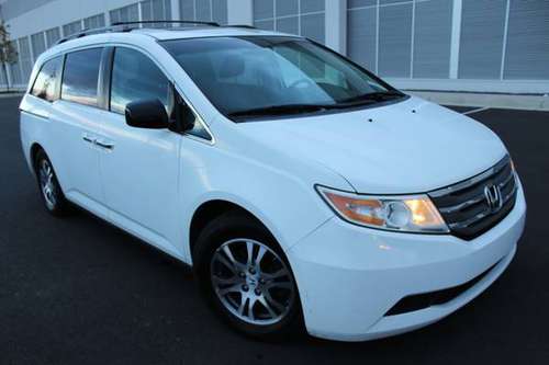 2012 HONDA ODYSSEY EXL with NAVI, WHITE 114k!!! - cars & trucks - by... for sale in Sterling, District Of Columbia