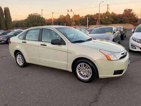 ** 2010 Ford Focus SE Gas Saver LOW PRICES GUARANTEED ** - cars &... for sale in CERES, CA