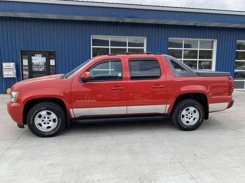 ★★★ 2012 Chevrolet Avalanche 4x4 / ONLY 99k Miles! ★★★ - cars &... for sale in Grand Forks, MN