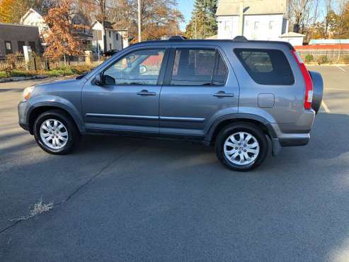 Mint Honda CRV - cars & trucks - by owner - vehicle automotive sale for sale in Port Jefferson Station, CT