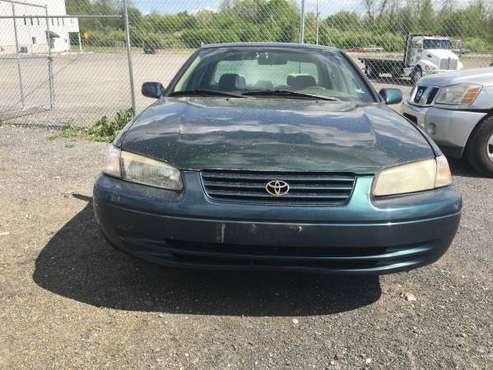 1998 toyota camry, 200k highway miles, 4 cylinders, runs perfect - cars for sale in Joppa, MD