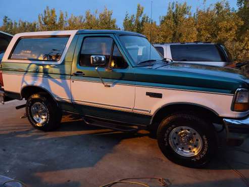 Look! Beautiful 1996 Bronco XLT 5.8 4x4 Clean inside and out Clean... for sale in Yuba City, CA