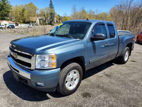 2011 Chevrolet Silverado 1500 Extended Cab LT Z71 4x4 Clean Truck for sale in Leicester, MA