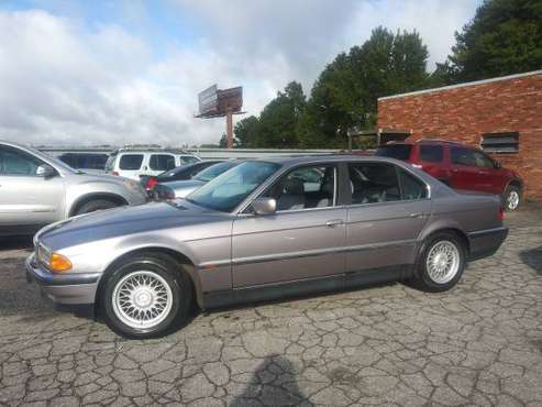 Bmw 740i only 125k miles clean and only $1500 very reliable for sale in Riverdale, GA