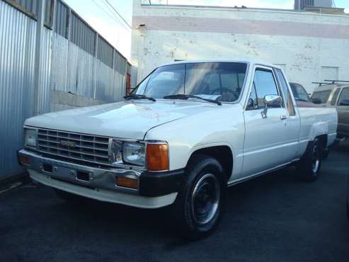 1985 TOYOTA PICKUP TRUCK 141K 5 SPEED LIKE TACOMA HILUX MUST SEE!! -... for sale in Los Angeles, CA