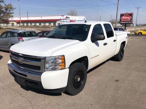 2009 CHEVY SILVERADO CREW CAB PICKUP - - by dealer for sale in Rochester, MN