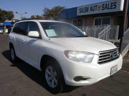 2010 Toyota Highlander 4WD - LEATHER SEATS - ROOF RAILS - RECENTLY... for sale in Sacramento , CA