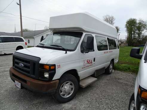12 seat Ford hightop van for sale in New Philadelphia, OH