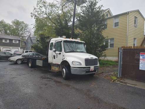 Freightliner flatbed for sale in Rahway, NJ