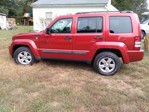 2010 JEEP LIBERTY 3.7 V6 2010 Great shape - cars & trucks - by owner... for sale in West Warwick, RI