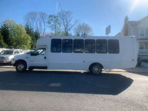 SHUTTLE BUS/1999 FORD F-550 SHUTTLE BUS WITH ONLY 74000 - cars & for sale in West Long Branch, NJ