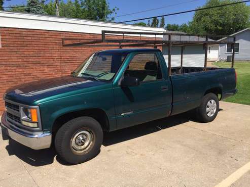 1997 CHEVY C1500 Pickup Truck 2WD for sale in MOLINE, IA
