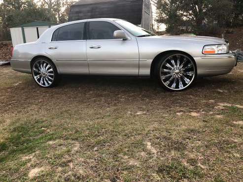 2005 Lincoln Town car Signature series - cars & trucks - by owner -... for sale in Lexington, SC