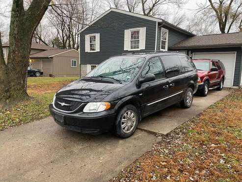 2004 Chrysler Town and Country Touring, Platinum Edition, Runs Great... for sale in Kansas City, MO