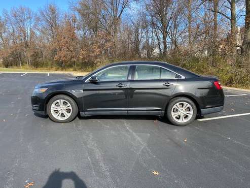 2015 FORD TAURUS**CLEAN CARFAX**29 MPG's**CLEAN - cars & trucks - by... for sale in O Fallon, MO
