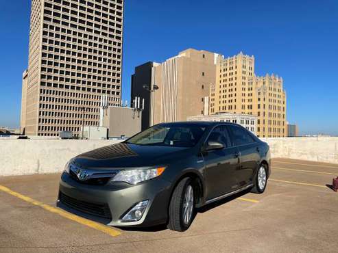 2014 Toyota Camry Hybrid XLE Sedan 4D - cars & trucks - by owner -... for sale in Oklahoma City, OK