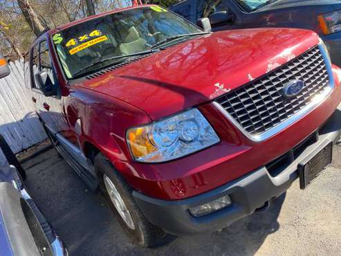 2005 Ford Expedition XLT - cars & trucks - by dealer - vehicle... for sale in Urbana Illinois 61802, IL