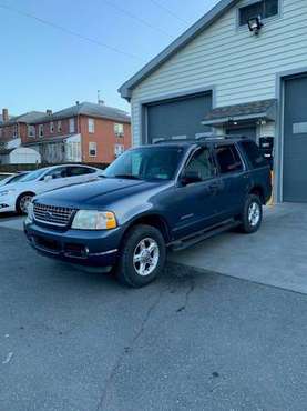 2004 Ford Explorer XLT 4.0L 4x4 with 3rd row seating - cars & trucks... for sale in Shillington, PA