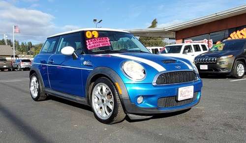 NEW ARRIVAL: Test Drive This Vivid Blue 2009 Mini Cooper S for sale in Fortuna, CA