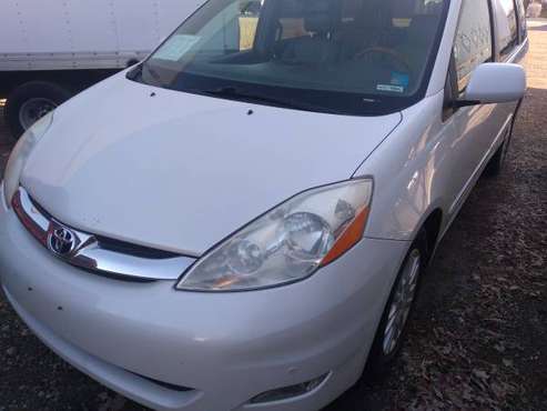 2008 TOYOTA SIENNA AWD XLE - cars & trucks - by owner - vehicle... for sale in Mc Farland, WI