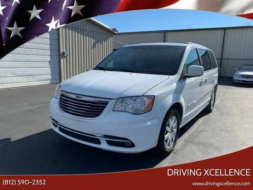 2015 Chrysler Town & Country Touring minivan Entertainment New for sale in Jeffersonville, KY