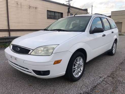 2007 Ford Focus Wagon ONLY 51K MILES - cars & trucks - by owner -... for sale in Cleveland, OH