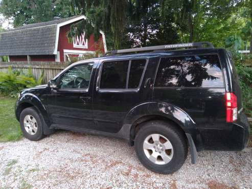 07 Nissan Pathfinder - cars & trucks - by owner - vehicle automotive... for sale in Fort Gratiot, MI