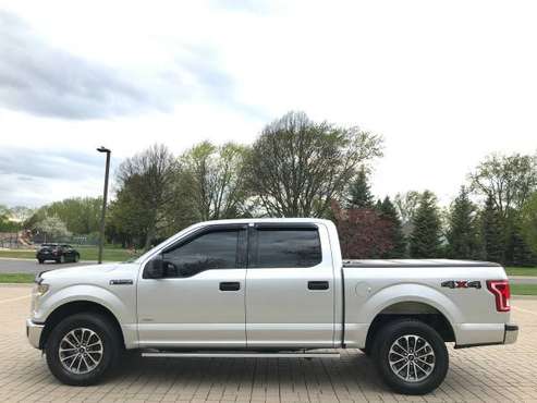 2016 Ford F-150 4WD SuperCrew XLT - Loaded - Well Maintained - cars for sale in Arlington Heights, WI
