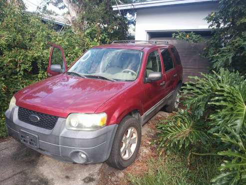 2005 Ford Escape XLT -- BROKEN -- $800/OBO - cars & trucks - by... for sale in St. Augustine, FL