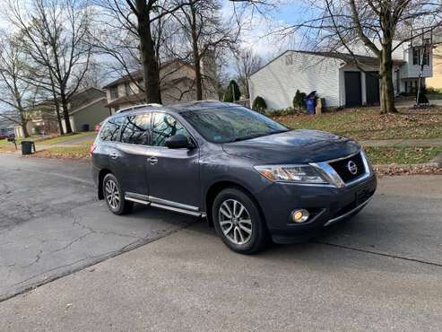 Nissan Pathfinder 2013 AWD 32000 miles rebuilt Title pass inspection... for sale in Columbus, OH