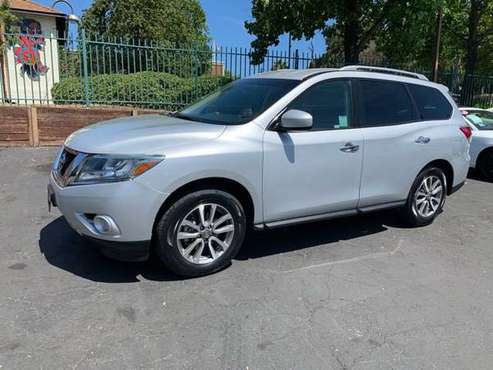 2013 Nissan Pathfinder SV*4X4*Tow Package*Back Up Camera*Roof Rack* for sale in Fair Oaks, NV