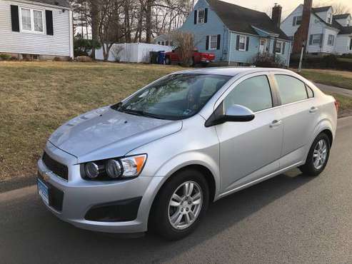 CHEVY SONIC 32k miles LIKE NEW for sale in Newington , CT