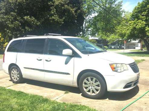 Reduced) 2013 Chrysler Town and Country for sale in Virginia Beach, VA