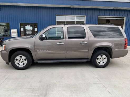 ★★★ 2011 Chevrolet Suburban LT 4x4 / 3rd Row Seating / DVD! ★★★ -... for sale in Grand Forks, ND
