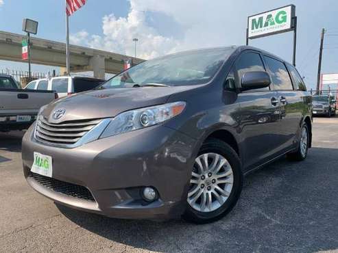 2012 Toyota Sienna XLE FWD Mobility Access 7-Passenger V6 for sale in Houston, TX