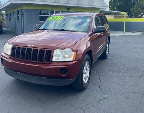 2007 Jeep Grand Cherokee Laredo 4x4 Extra Clean for sale in St.petersburg, FL