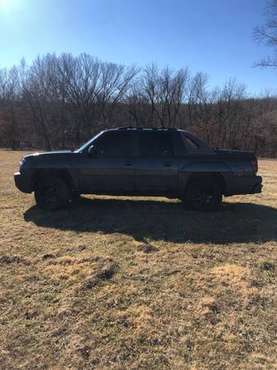 2003 Chevy Avalanche LT 4x4 for sale in Lone Jack, MO