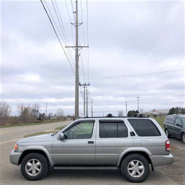 2001 NISSAN PATHFINDER, AUTO, 4X4, 6CYL, 3.5L, RUNS GOOD, CLEAN -... for sale in Howell, MI