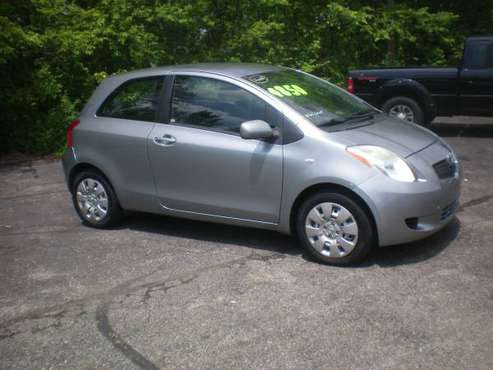 2008 TOYOTA YARIS HATCHBACK AUTO A/C CD RUNS GREAT - cars & trucks -... for sale in Pataskala, OH
