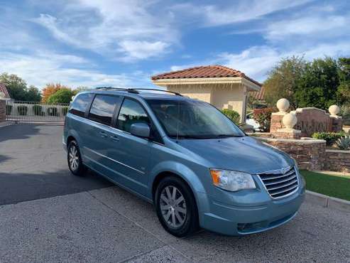 /// BEAUTIFUL CHRYSLER TOWN & COUNTRY 2009//*STOW N' GO SEATS*** -... for sale in Peoria, AZ