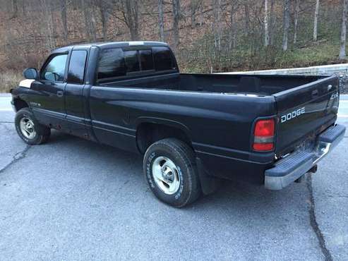 2001 DODGE RAM 1500 4X4 93,000 MILES - cars & trucks - by owner -... for sale in Altamont, NY